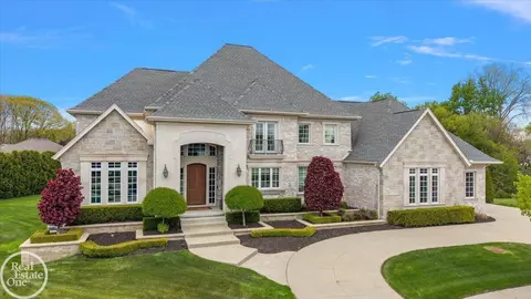 16205 La Dolce Vita UNIT 10, Clinton Township, MI 48035