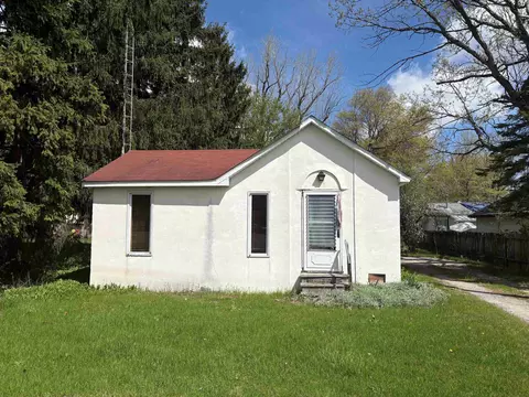 710 Bentley, Chesaning, MI 48616