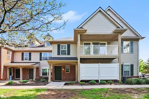 4011 Hampton Rdg, Howell, MI 48843