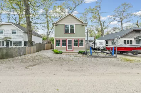 2128 Glenwood, Brooklyn, MI 49230
