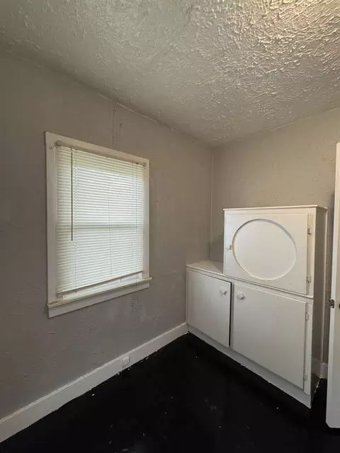 Bedroom - 2957 Mackin, Flint, MI 48504 photo 2 of 4