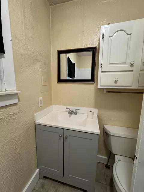 Bath - 2957 Mackin, Flint, MI 48504 photo 2 of 2