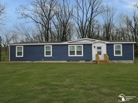 8575 N Rollin Hwy, Addison, MI 49220