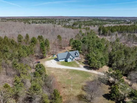 n6536 Alger Heights Road, Munising, MI 49862