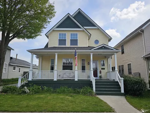 734 White, Port Huron, MI 48060