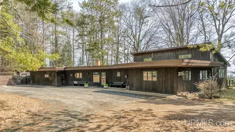701 N 705 709 N Blf, Gladstone, MI 49837