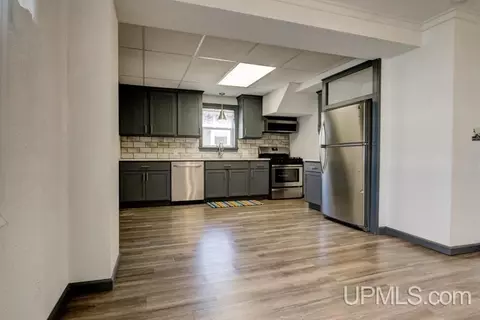 Kitchen - 511 N 20th, Escanaba, MI 49829 photo 3 of 4
