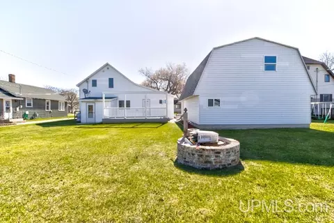 Exterior - 511 N 20th, Escanaba, MI 49829 photo 6 of 8