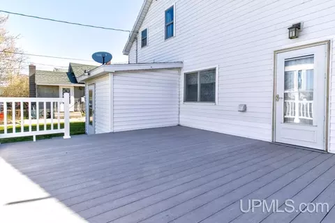 Exterior - 511 N 20th, Escanaba, MI 49829 photo 3 of 8