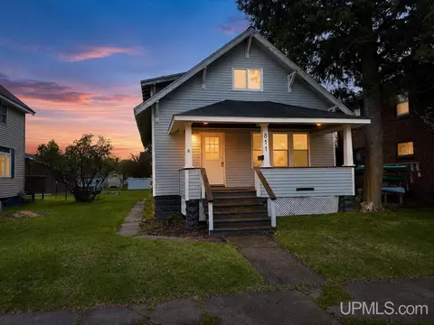 811 W A, Iron Mountain, MI 49801