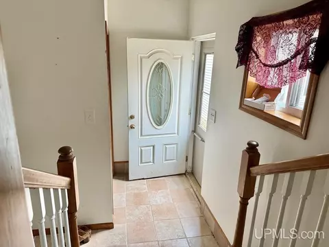 Entry Way - 3873 145, Escanaba, MI 49829 photo 2 of 2