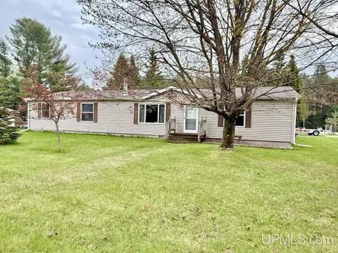 3873 145, Escanaba, MI 49829