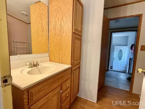 Bath - 3873 145, Escanaba, MI 49829 photo 1 of 5