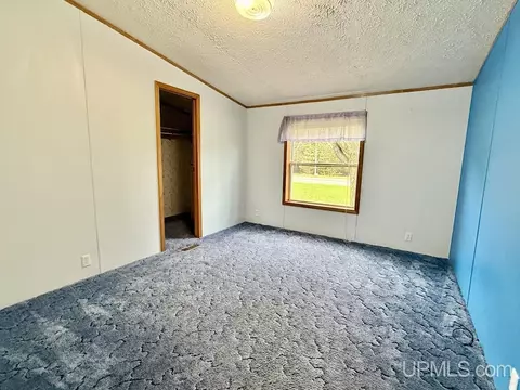 Bedroom - 3873 145, Escanaba, MI 49829 photo 3 of 3