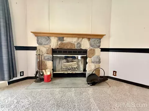 Living - 3873 145, Escanaba, MI 49829 photo 3 of 4