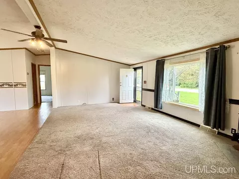 Living - 3873 145, Escanaba, MI 49829 photo 4 of 4