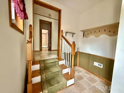 Entry Way - 3873 145, Escanaba, MI 49829 photo 1 of 2