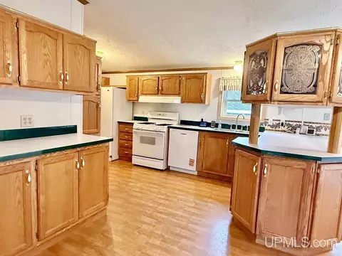 Kitchen - 3873 145, Escanaba, MI 49829 photo 5 of 5