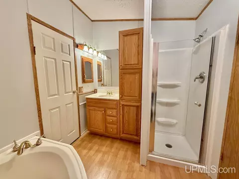 Bath - 3873 145, Escanaba, MI 49829 photo 4 of 5