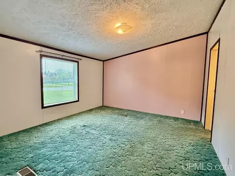 Bedroom - 3873 145, Escanaba, MI 49829 photo 1 of 3