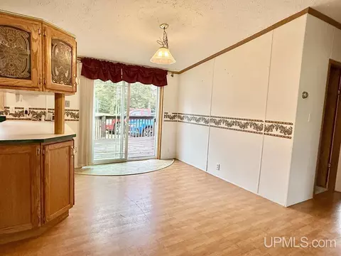 Dining - 3873 145, Escanaba, MI 49829 photo 1 of 1