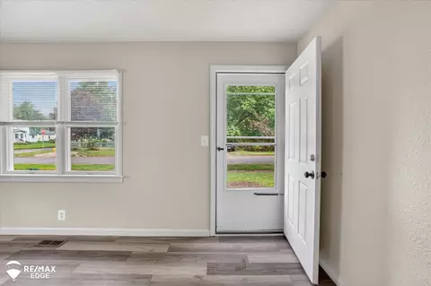 Entry Way - 3806 Pitkin, Flint, MI 48506 photo 1 of 3