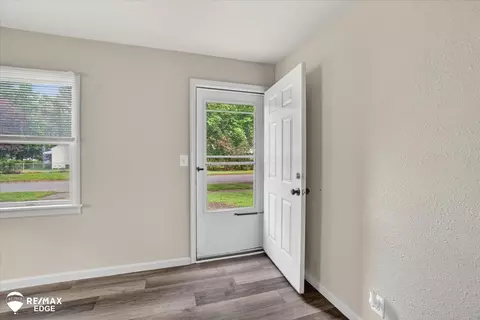 Entry Way - 3806 Pitkin, Flint, MI 48506 photo 2 of 3