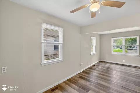 Living - 3806 Pitkin, Flint, MI 48506 photo 4 of 4