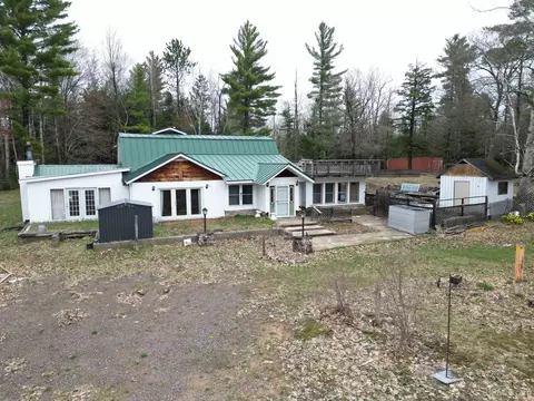 109 Brown Deer, Marquette, MI 49855