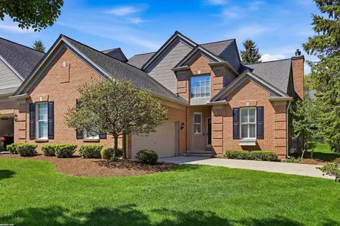 1368 Rock Vly, Rochester, MI 48307