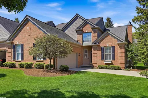 1368 Rock Vly, Rochester, MI 48307