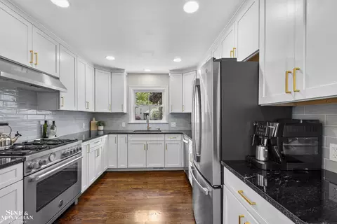Kitchen - 106 Meadow, Grosse Pointe Farms, MI 48236 photo 1 of 7