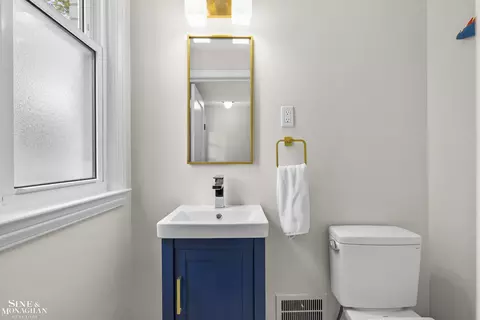 Bath - 106 Meadow, Grosse Pointe Farms, MI 48236 photo 1 of 4