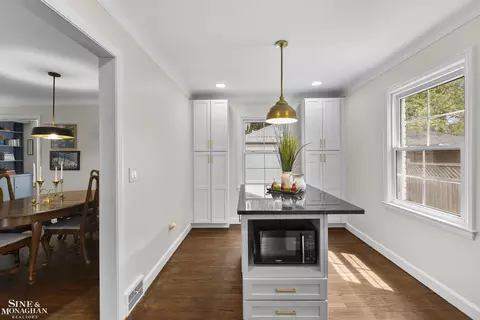Kitchen - 106 Meadow, Grosse Pointe Farms, MI 48236 photo 4 of 7