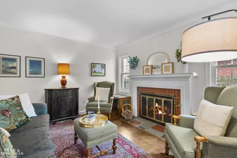 Living - 106 Meadow, Grosse Pointe Farms, MI 48236 photo 2 of 6