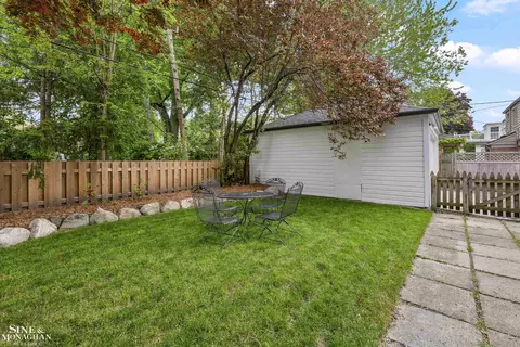 Exterior - 106 Meadow, Grosse Pointe Farms, MI 48236 photo 5 of 6