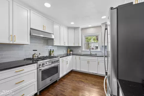 Kitchen - 106 Meadow, Grosse Pointe Farms, MI 48236 photo 7 of 7