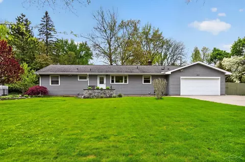 1603 Clover, Midland, MI 48640