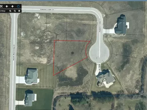 2361 Pebble Crk, Bay City, MI 48706