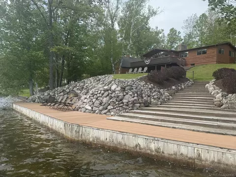 Exterior - 2004 N N Hvn #LOT 47, Gladwin, MI 48624 photo 2 of 14