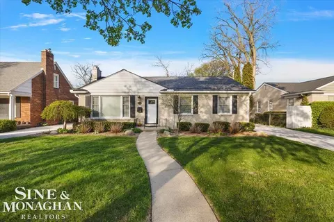 1044 Somerset, Grosse Pointe Park, MI 48230