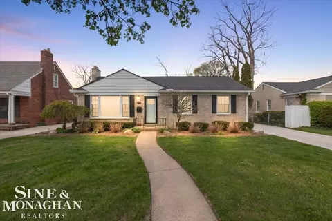 Exterior - 1044 Somerset, Grosse Pointe Park, MI 48230 photo 3 of 3