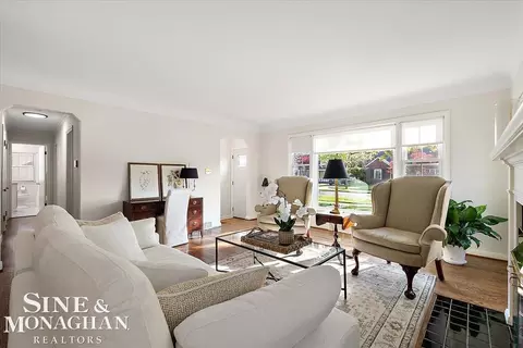 Living - 1044 Somerset, Grosse Pointe Park, MI 48230 photo 2 of 6