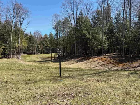 3441 Nuthatch, Marquette, MI 49855