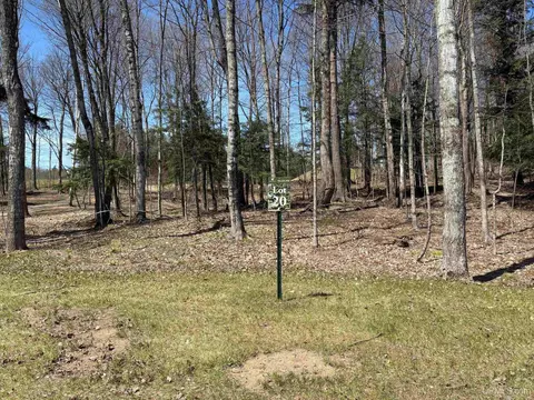 3425 Nuthatch, Marquette, MI 49855