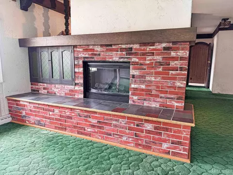 Living - 1400 S 3rd, Escanaba, MI 49829 photo 3 of 4