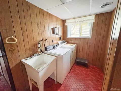 Other - 1400 S 3rd, Escanaba, MI 49829 photo 2 of 4