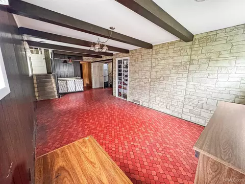 Living - 1400 S 3rd, Escanaba, MI 49829 photo 4 of 4