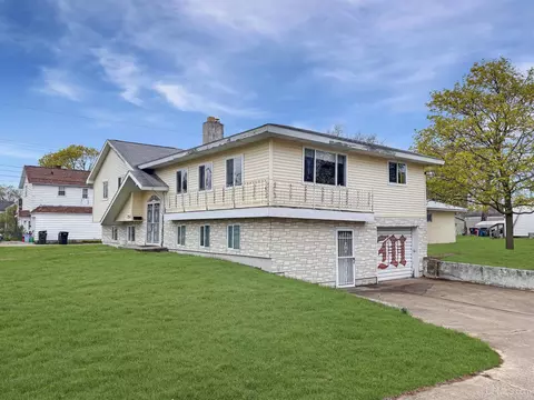 Exterior - 1400 S 3rd, Escanaba, MI 49829 photo 6 of 6