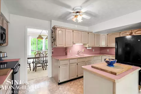 Kitchen - 9017 Stone, Algonac, MI 48001 photo 7 of 8